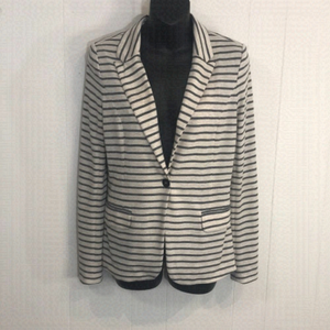 𝅺vero Moda Soft Grey and Cream Blazer